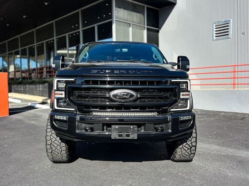 Used 2020 Ford F250 Lariat image 2