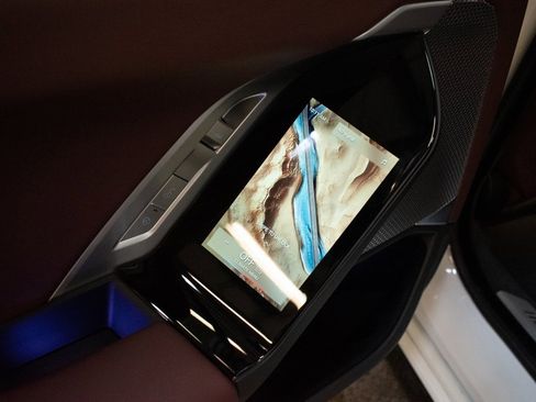 Certified 2025 BMW 760i xDrive 760i xDrive image 24