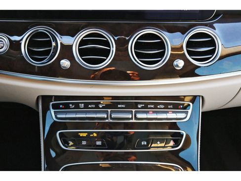 Used 2023 Mercedes-Benz E 450 4MATIC Sedan image 24