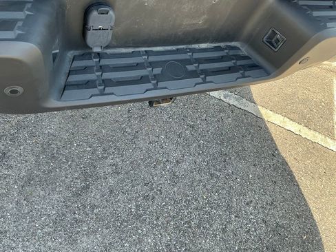 Used 2023 Nissan Frontier SV w/ Technology Package image 6