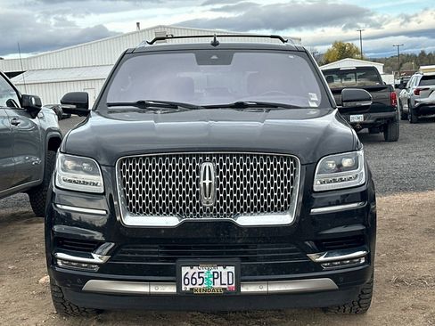 Used 2020 Lincoln Navigator Reserve image 2