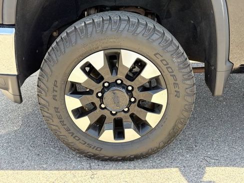 Used 2020 Chevrolet Silverado 2500 LT w/ All Star Edition AWD/4WD image 10