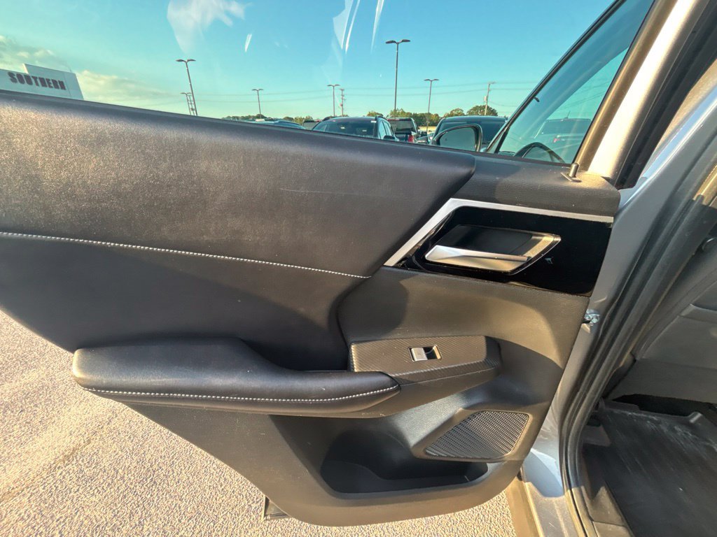 Used 2022 Mitsubishi Outlander SE FWD image 14