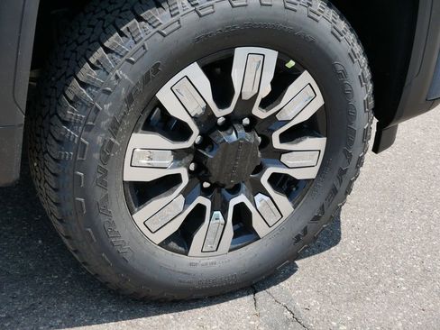 New 2026 GMC Sierra 3500 Denali w/ Denali Reserve Package AWD/4WD image 6