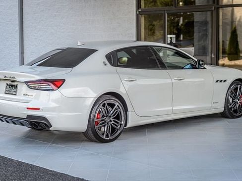 Used 2021 Maserati Quattroporte S GranSport Q4 AWD/4WD image 9