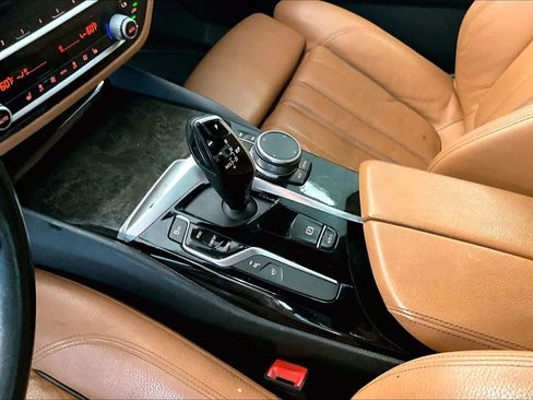 Used 2020 BMW 530i w/ Premium Package RWD image 14