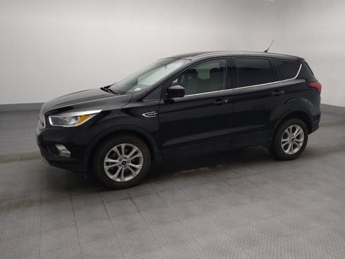 Used 2019 Ford Escape SE FWD image 2