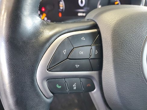 Used 2022 Jeep Grand Cherokee Laredo X AWD/4WD image 23