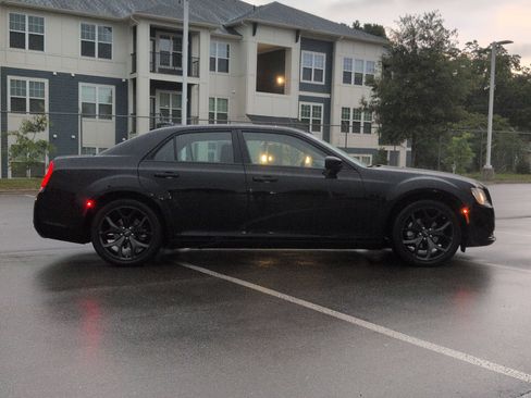 Used 2022 Chrysler 300 Touring w/ Sport Appearance Package RWD image 3