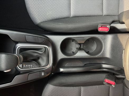 Used 2025 Kia Soul LX w/ LX Technology Package FWD image 38