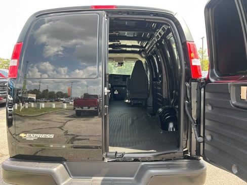 New 2025 Chevrolet Express 2500 image 25