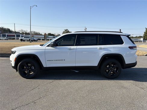 New 2025 Jeep Grand Cherokee L Limited w/ Black Appearance Package image 8