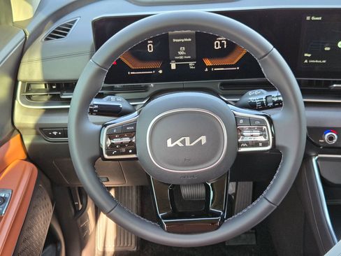 New 2026 Kia Carnival EX image 25