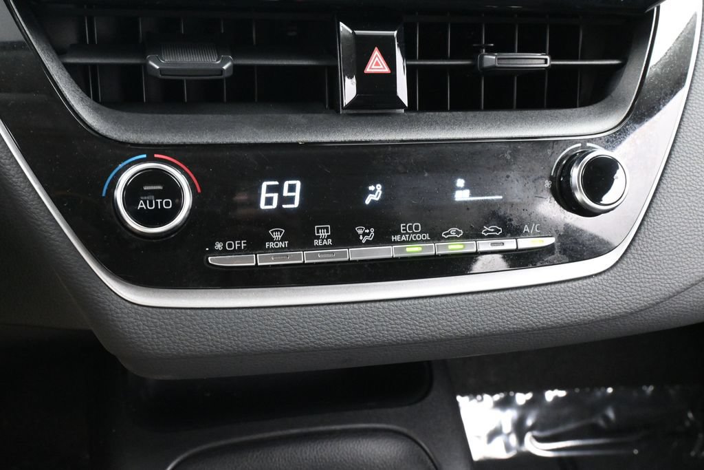 Used 2022 Toyota Corolla LE FWD image 19