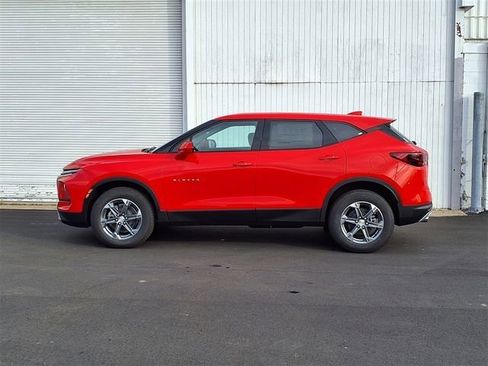New 2026 Chevrolet Blazer LT image 2