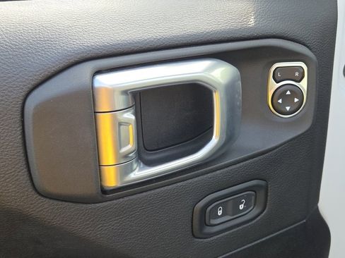 Used 2021 Jeep Wrangler Unlimited Rubicon image 34