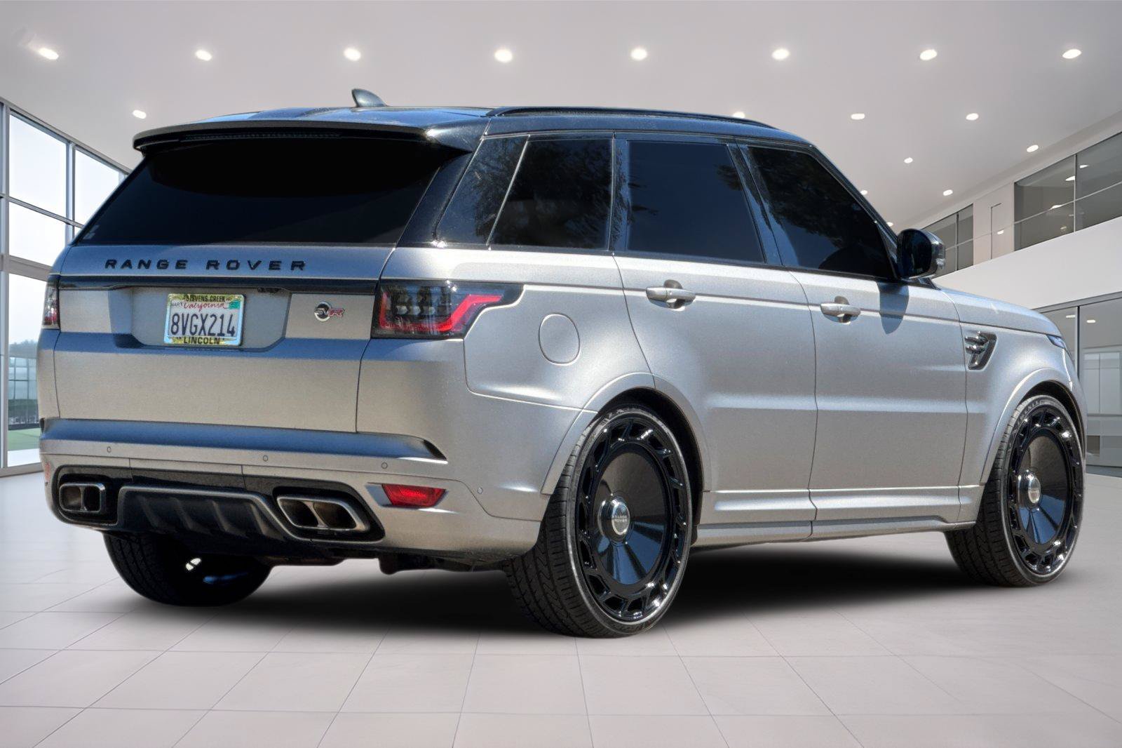 Used 2021 Land Rover Range Rover Sport SVR Carbon Edition AWD/4WD image 4