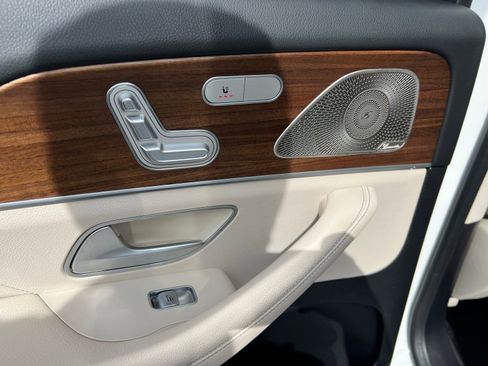 Used 2022 Mercedes-Benz GLS 450 4MATIC image 48