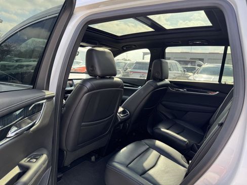 Used 2020 Cadillac XT6 Premium Luxury image 16