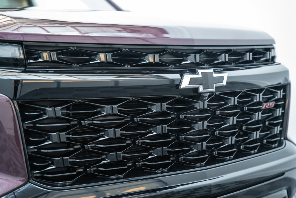 Used 2024 Chevrolet Traverse RS FWD image 14