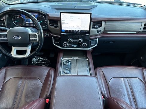 Used 2022 Ford Expedition Max Limited image 14