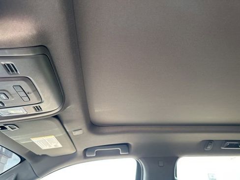 Used 2021 GMC Yukon XL SLT w/ SLT Premium Package RWD image 13