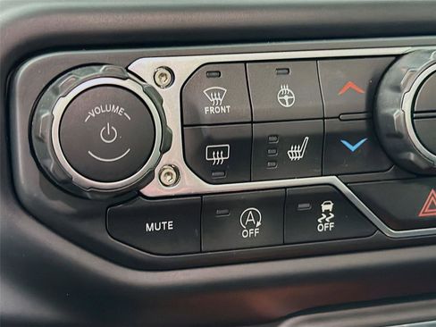 Used 2021 Jeep Wrangler Unlimited Sahara w/ LED Lighting Group image 19