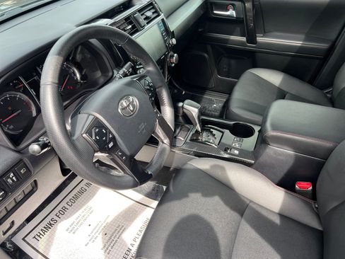 Used 2020 Toyota 4Runner TRD Off-Road Premium w/ Moonroof Package AWD/4WD image 10