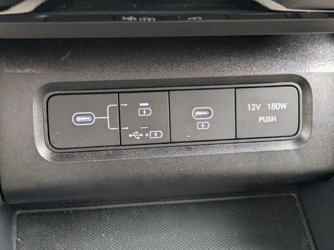 Certified 2025 Hyundai Tucson Limited AWD/4WD image 32