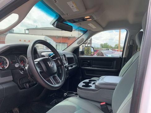 Used 2016 RAM 2500 Tradesman w/ Chrome Appearance Group AWD/4WD image 10