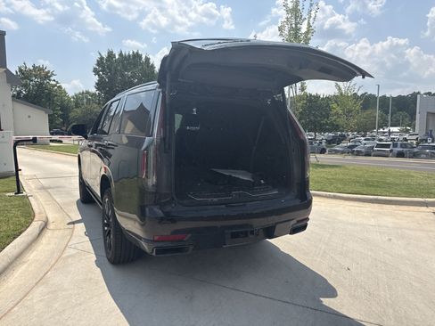 Used 2023 Cadillac Escalade Sport w/ Touring Package AWD/4WD image 8