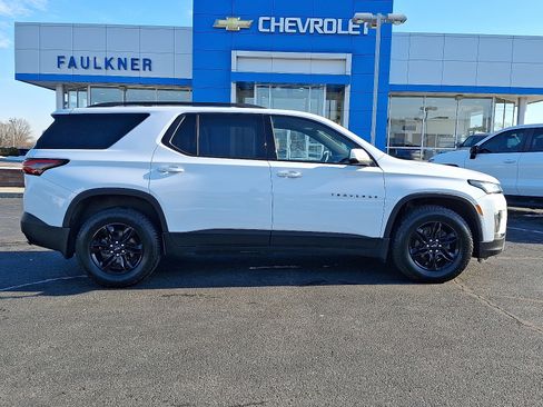 Used 2023 Chevrolet Traverse LS w/ Midnight/Sport Edition image 7