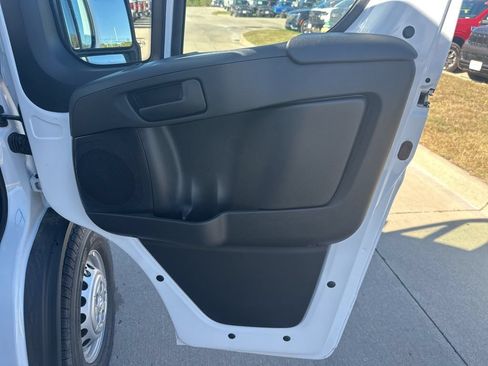 New 2025 RAM ProMaster 2500 w/ Convenience Group FWD image 21
