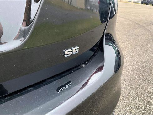 Used 2015 Ford Focus SE w/ Equipment Group 201A image 8