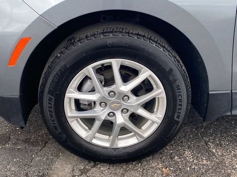 Used 2024 Chevrolet Equinox LT w/ LPO, Floor Liner Package FWD image 18