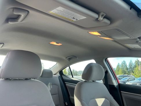 Used 2020 Hyundai Elantra SEL image 27