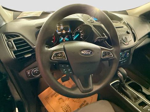 Used 2018 Ford Escape SE image 12