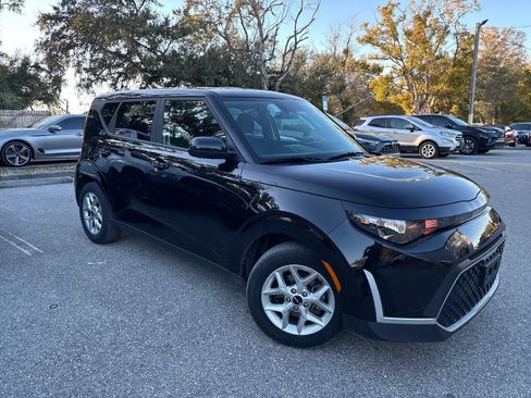 Used 2025 Kia Soul LX w/ LX Technology Package FWD image 6