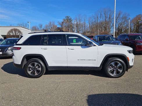 Used 2022 Jeep Grand Cherokee Limited 4xe image 9