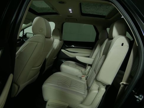 Used 2023 Buick Enclave Avenir w/ Avenir Technology Package AWD/4WD image 18