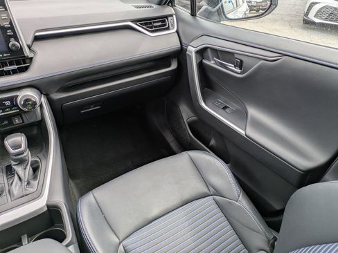 Used 2022 Toyota RAV4 XSE w/ XSE Grade Weather Package AWD/4WD image 18