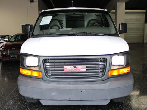 Used 2008 GMC Savana 2500 Extended RWD image 9