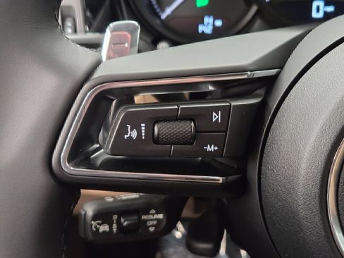 Certified 2026 Porsche Macan AWD/4WD image 18
