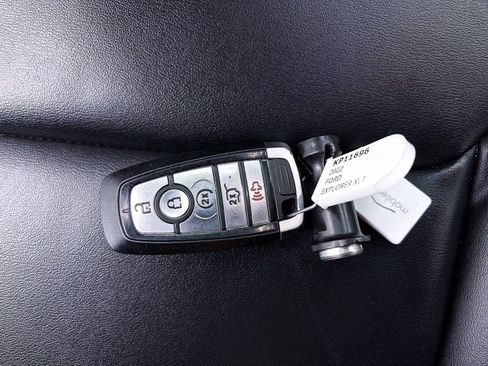 Used 2022 Ford Explorer XLT w/ Equipment Group 202A image 29