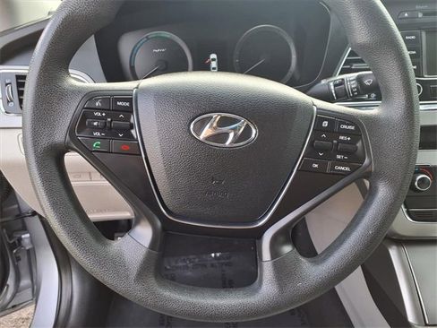 Used 2016 Hyundai Sonata SE image 12