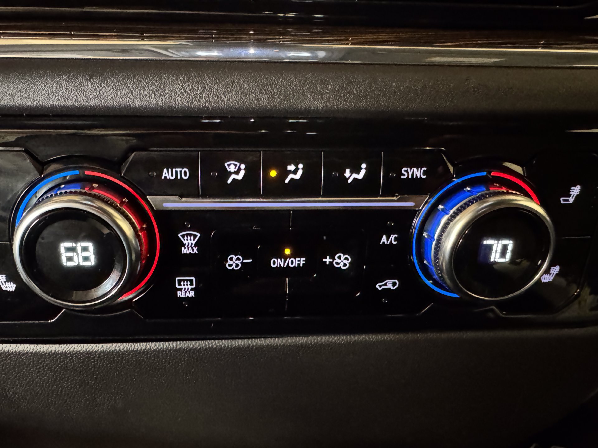 Used 2024 GMC Sierra 1500 Elevation w/ LPO, Elevation Black Package AWD/4WD image 35
