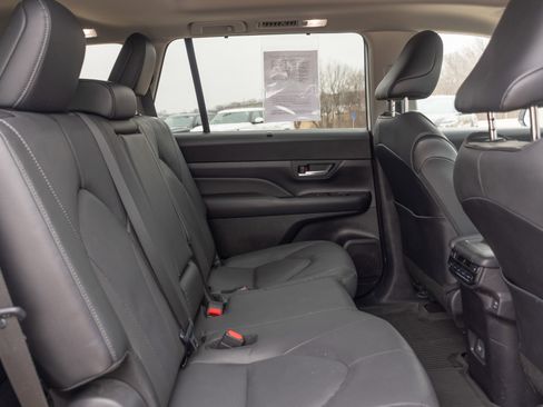 Used 2024 Toyota Grand Highlander Limited image 23