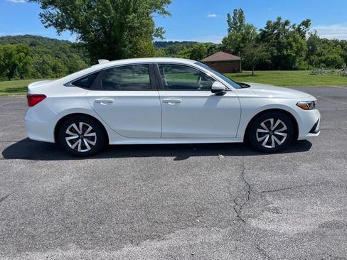 Used 2022 Honda Civic LX image 4