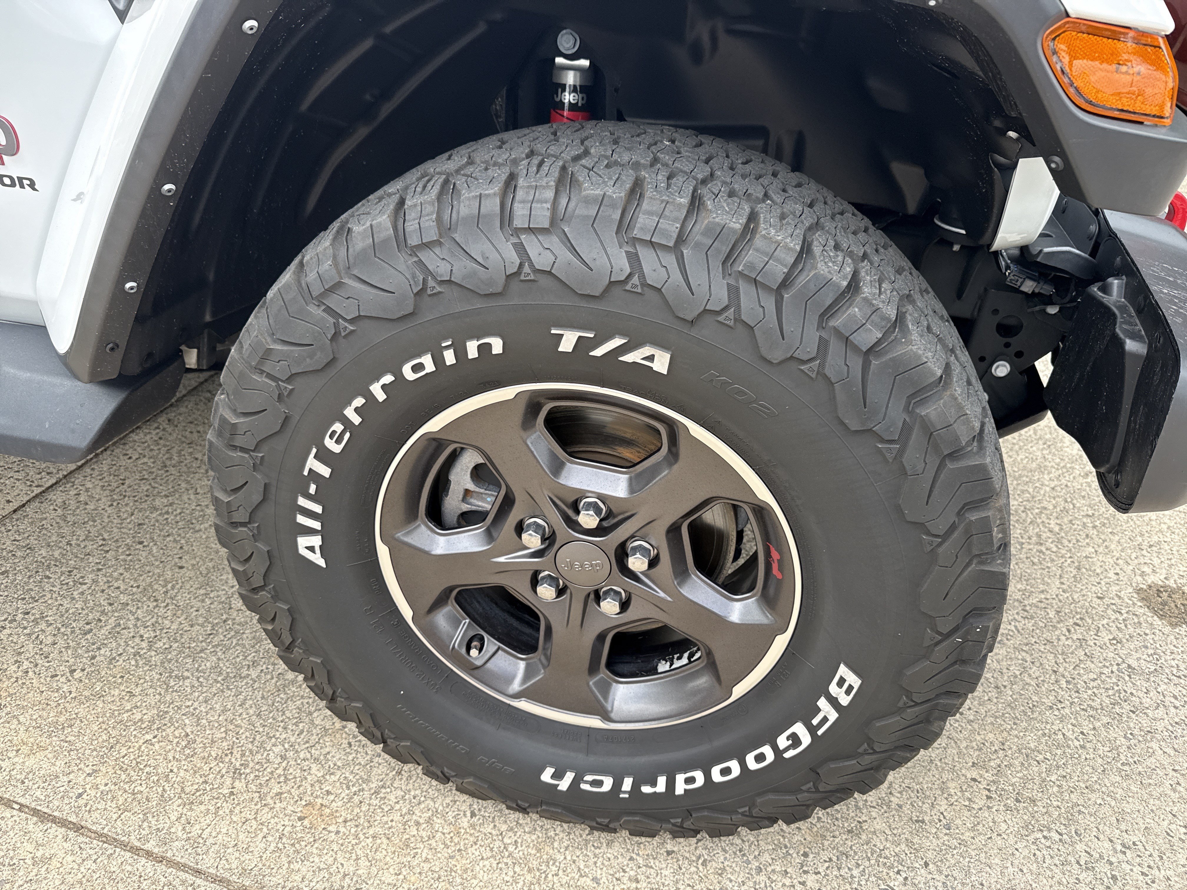 Used 2021 Jeep Gladiator Rubicon AWD/4WD image 12