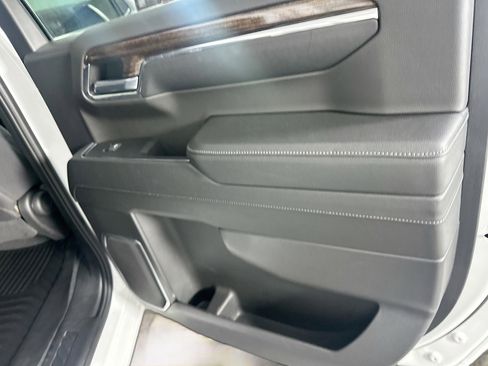 Used 2024 GMC Sierra 1500 Elevation image 29